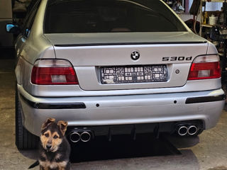 BMW 5 Series foto 1