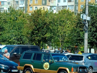 Jeep Cherokee foto 8