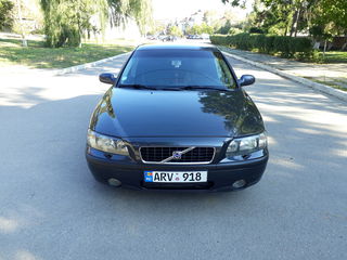 Volvo S60 foto 1