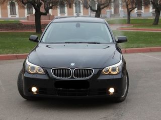 BMW 5 Series foto 1