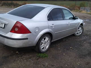 Ford Mondeo foto 2