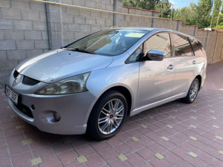 Mitsubishi Grandis foto 8