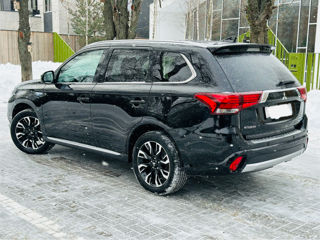 Mitsubishi Outlander foto 2