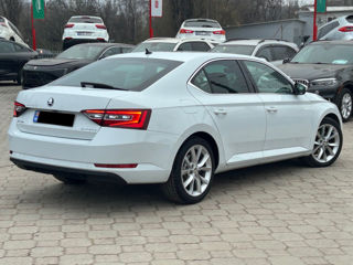 Skoda Superb foto 4