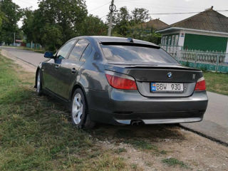 BMW 5 Series foto 6