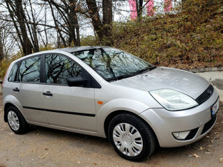 Ford Fiesta foto 4