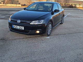 Volkswagen Jetta foto 2