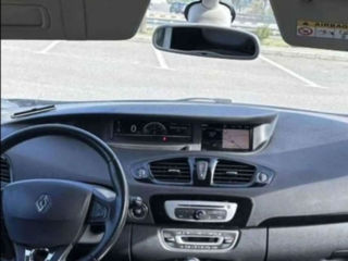 Renault Grand Scenic foto 2