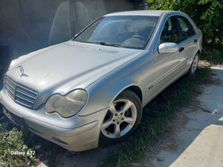 Mercedes C-Class foto 4