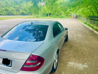 Mercedes E-Class фото 1