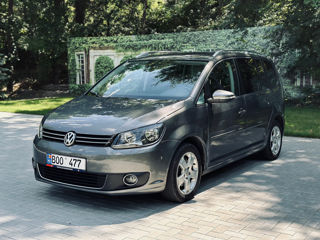 Volkswagen Touran foto 1