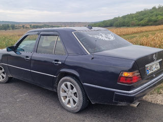 Mercedes Series (W124) foto 4