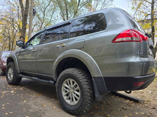 Mitsubishi Pajero Sport foto 3