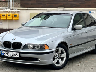 BMW 5 Series foto 2