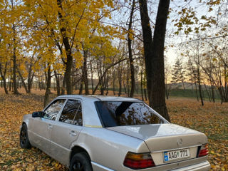 Mercedes E-Class foto 4