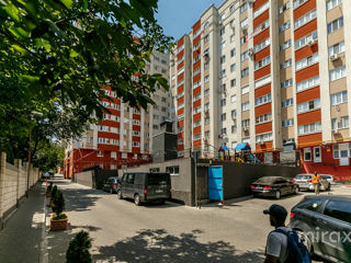 Apartament cu 2 camere, 66 m², Botanica, Chișinău foto 5