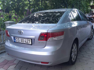 Toyota Avensis foto 8