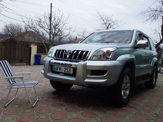 Toyota Land Cruiser Prado foto 2