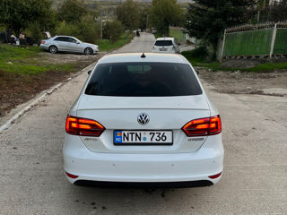 Volkswagen Jetta foto 7