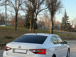 Skoda Superb foto 2