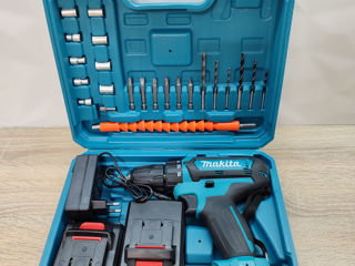 Продам новый шуруповёрт Makita 24V 5Ah с насадками в комплекте