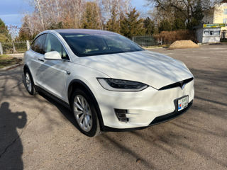 Tesla Model X foto 2