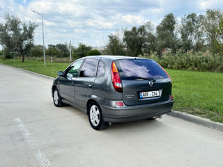 Nissan Almera Tino foto 4