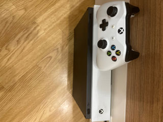 Продаю Xbox one s