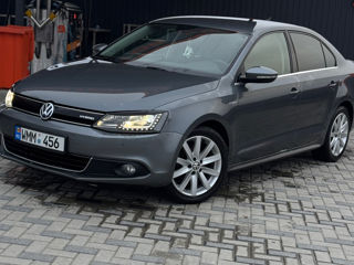 Volkswagen Jetta foto 4