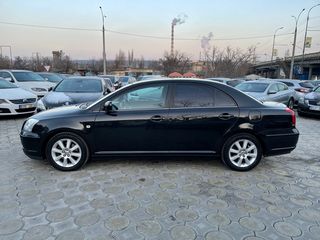 Toyota Avensis foto 5