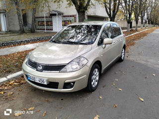 Nissan Tiida foto 3