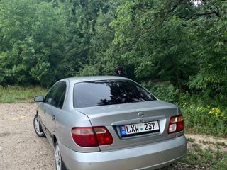 Nissan Almera foto 3