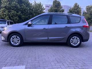 Renault Grand Scenic foto 2