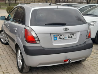 KIA Rio foto 16