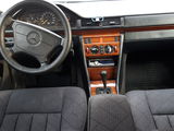 Mercedes Series (W124) foto 3