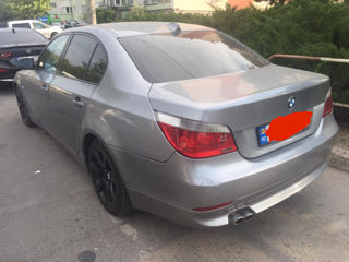 BMW 5 Series foto 2