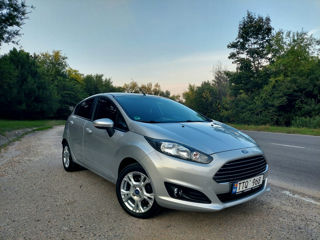 Ford Fiesta foto 3