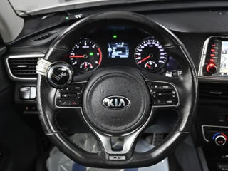 KIA K5 foto 9