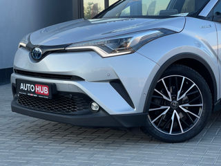 Toyota C-HR foto 2