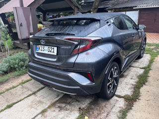 Toyota C-HR foto 2