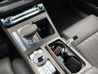 Hyundai Genesis foto 8