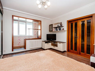 Apartament cu 2 camere, 58 m², Centru, Chișinău foto 2