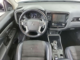 Mitsubishi Outlander foto 5