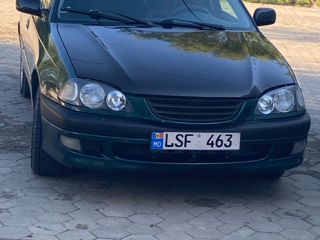 Toyota Avensis foto 3