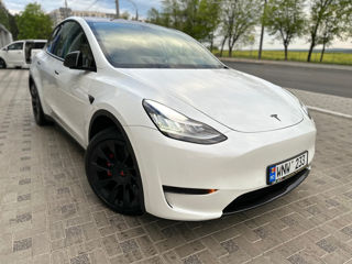 Tesla Model Y foto 3