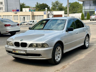 BMW 5 Series foto 1