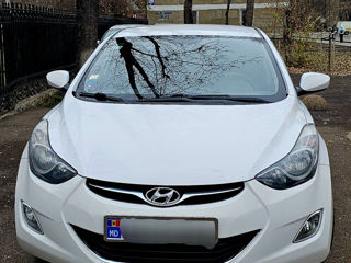 Hyundai Elantra foto 2