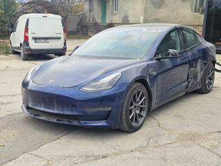 Tesla Model 3 foto 3