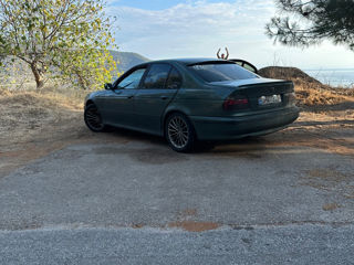 BMW 5 Series foto 2