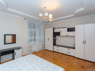 Apartament cu 3 camere, 108 m², Buiucani, Chișinău foto 4